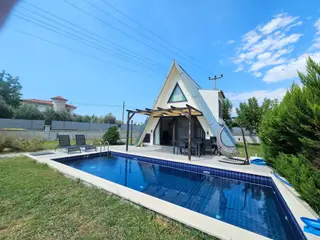 Goldhouse Dan Kiralık Yeşilüzümlü De Geniş Bahçe Havuzlu Müstakil 2+1 Villa