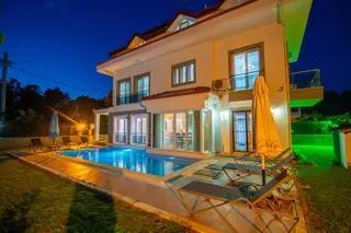 Goldhouse Dan Kiralık Çalış Ta Müstakil Havuzlu 4+1 Villa