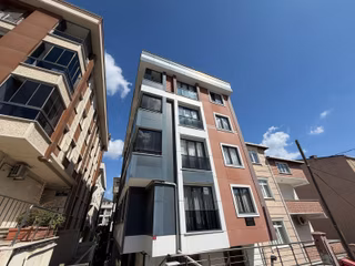 Yakuplu'da Metrobüse Yakın Asansörlü 2+1 Kiralık Daire