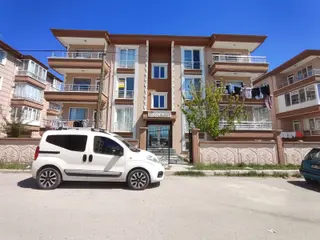 Fatih Mah.'de Arakat-mantolamalı-ankastreli-d.gazlı 3+1 Daire