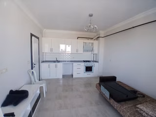 Akçay Emlak'tan Akşehir Devlet Hastahanesi Civarında Eşyalı Ara Kat Kiralık Sıfır 1+1 Daire