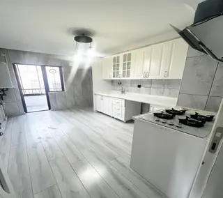 Atapark Göbek'te Full Yapılı Katta 3+1 Kiralık Memur Kefil Şartı Var