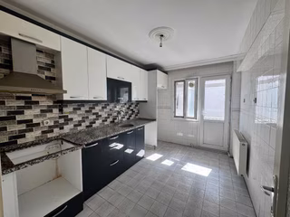 Menemen Esatpaşa’da 3+1 | 105 M2 Doğal Gazlı Kıralık Daıre
