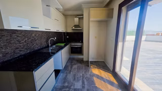 Gülyaka Mah. Cadde Üstü Asansör-otopark-teraslı 2+1 Daire