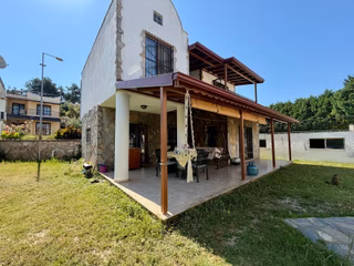 Kuşadası Soğucak Bakü Sitesinde Müstakil 3+1 Satılık Villa