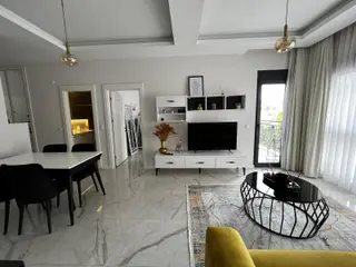 Kiralık Uzun Dönem 1+1 Daire Alanya Merkez 25mt Yol Üzeri