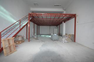 Altınşah Emlak'tan Fora İş Merkezinde 230m² Kiralık Dükkan
