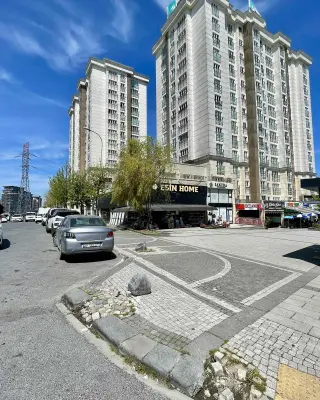 Başakşehir Merkez Hazır Kiracılı 155 M2 Satılık Dükkan