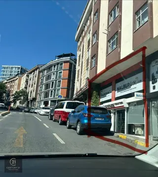 Kemerburgaz Cad Üzeri Tabela Değeri Yüksek Yoğun Yaya Trafiğinde