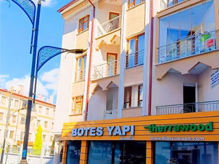 Karahan Emlak'tan Çarşı İçinde 3+1 Yapılı Lüks Daire-ofis