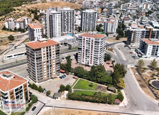 Çiğli Balatçık Kapalı Mutfak Satılık Çift Cephe Büyük 3+1 Daire