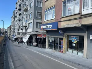 Bulvara Cephe Köşe 25m2 Dükkan