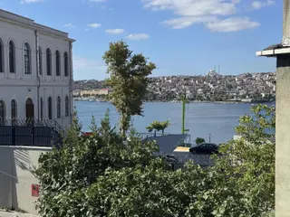 Tersane İstanbula Komşu Eşyalı 2+1 Haliç Manzaralı