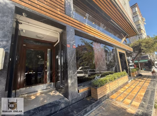 Haznedar'da Satılık 4+1 Dubleks, 170m², Şehir Manzaralı Teraslı