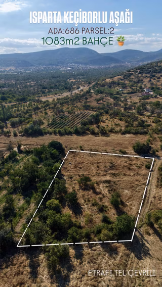 Keçiborlu İlçe Merkezinde 1083m2 Etrafı Çevrili Meyve Bahçesi