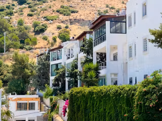 Turgutreis Karabağ'da Satılık 2+1 Bahçe Katı Daire