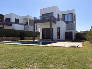 Bodrum Kadıkalesi'nde Sahile Yakın Havuzlu Müstakil Villa