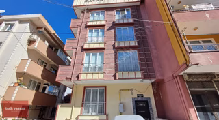 Gebze Güzeller'de Kolay Erişim Fırsatı Sunan Satılık 2+1 Daire