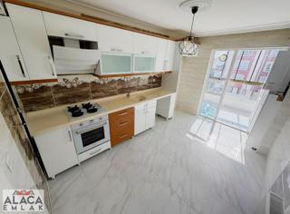 Alaca Emlak`dan Deniz Feneri Mevki Ön Cephe Ara Kat 3+1 Kök Tapu