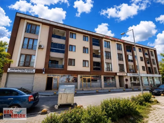 Hak Emlaktan Cedidiyede Şehir Merkezinde Satılık 2+1 Geniş Daire