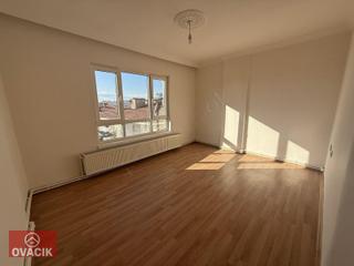 Kiralık Daire 2+1 Temiz Katta Güneş İçinde Dolapları Sıfır Kiralık Temiz Daire Boş Taşınmaya Hazır