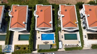 Dk Gayrımenkulden Kumbaba'da 5+1 Satılık Müstakil Havuzlu Villa