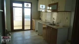 Krc'den Merkezi Konumda Katta Manzaralı Kiralık 3+1 Daire