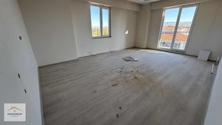 Hakan Emlaktan Osmancık Cd Üzeri 160m² Satılık 3+1
