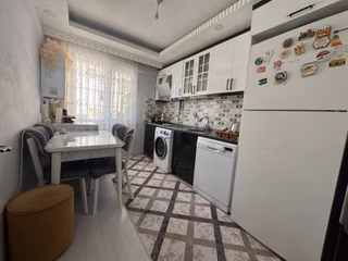 Vatan Mahallesi Ön Cephe Yüksek Giriş 2+1 Daire
