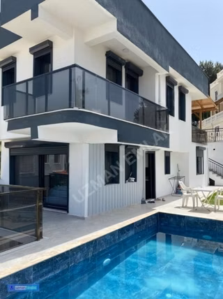 Karaovada Panoramik Manzaralı Müstakil Havuzlu 4+1 Satılık Villa