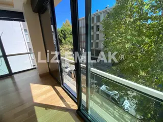 Suadiye Bağdat Cd. Altında 3+1 135 M2. Ebeveynli Satılık Daire