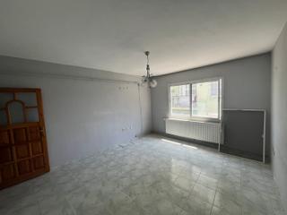 Günaltayda 3+1 Doğalgazlı Arakat / Merkezi Konumda