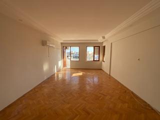 Şehrin Merkezinde 3+1 Ayrı Mutfak Ara Kat Kiralık Daire