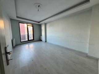 Önlü'den Atatürk Mah'da 2+1 Arakat 75m2 Ara Kat Cadde Üzeri