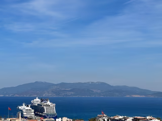 Kuşadası İkiçeşmelik’te Full Deniz Manzaralı, Site İçi 2+1 Daire