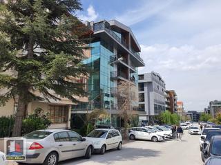Arel'den Mustafa Kemal'de Plaza'da 2139 Sk.3 Kat K.otoparklı 1+1