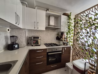 Kuşadası Deniz Manzaralı Büyük Teraslı Daire Eşyalı Satılıktır.