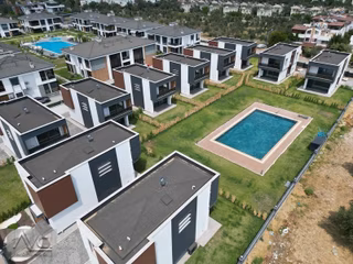 Avcı'dan Güre Özel Tasarım Havuzlu Bahçeli 3+1 Lüks Villa