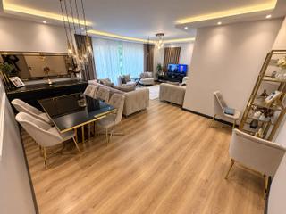 Acil Bağlarbaşında Caddede Full Yapılı Katta 130m2 Kilerli 3+1