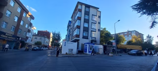 Altınşehir Mahallaesinde Ana Cadde Üzerinde Satılık Bina