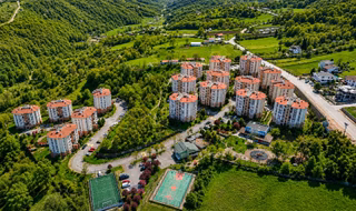 Kaçmaz Emlak'tan Kocaeli Başiskele'de Site İçerisinde Kiralık 2+1 Ara Kat Daire