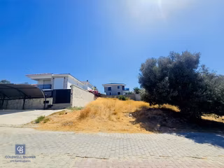 Çeşme Yalı Mahallesinde Satılık İmarlı Arsa