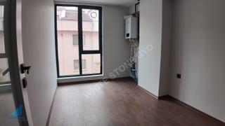 Ragıp Tüzün'de Metroya Yürüme Mesafesinde 2+1 Kiralık Daire