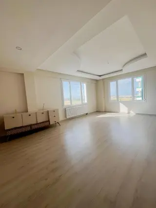 Fabrika Mahallesi'de Satılık Lüks 4+1 Daire