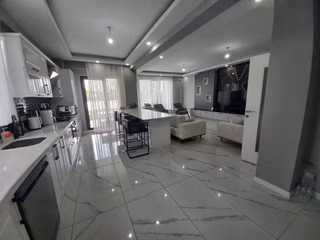 Düzce Arapçiftliği Mahallesinde Site İçinde Geniş Bahçeli 4+1 Satılık Villa