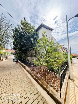 Altınkumda Satılık Bahçeli Müstakil 3+1 Villa