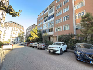 İmren Gayrimenkulden 3+1 140 M2 Güzel Çatı Sitesinde 1.kat Daire