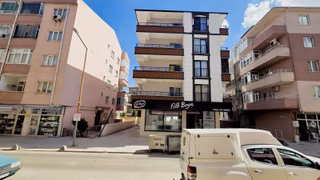 Keşan Merkez İlyas Bey Caddesi'nde Ön Cephe Kiralık 2+0 Daire