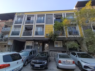 Bornova Mevlana Mahallesinde Ege Üniversitesi Arkası Satılık 1+1