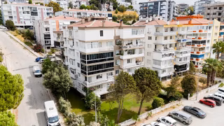 Karabağlar Tahsin Yazıcı Mahallesinde Deniz Manzaralı 3+1 Daire